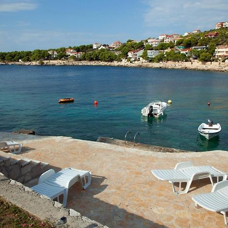 Apartments By The Sea Bilo, Primosten - 8364 外观 照片